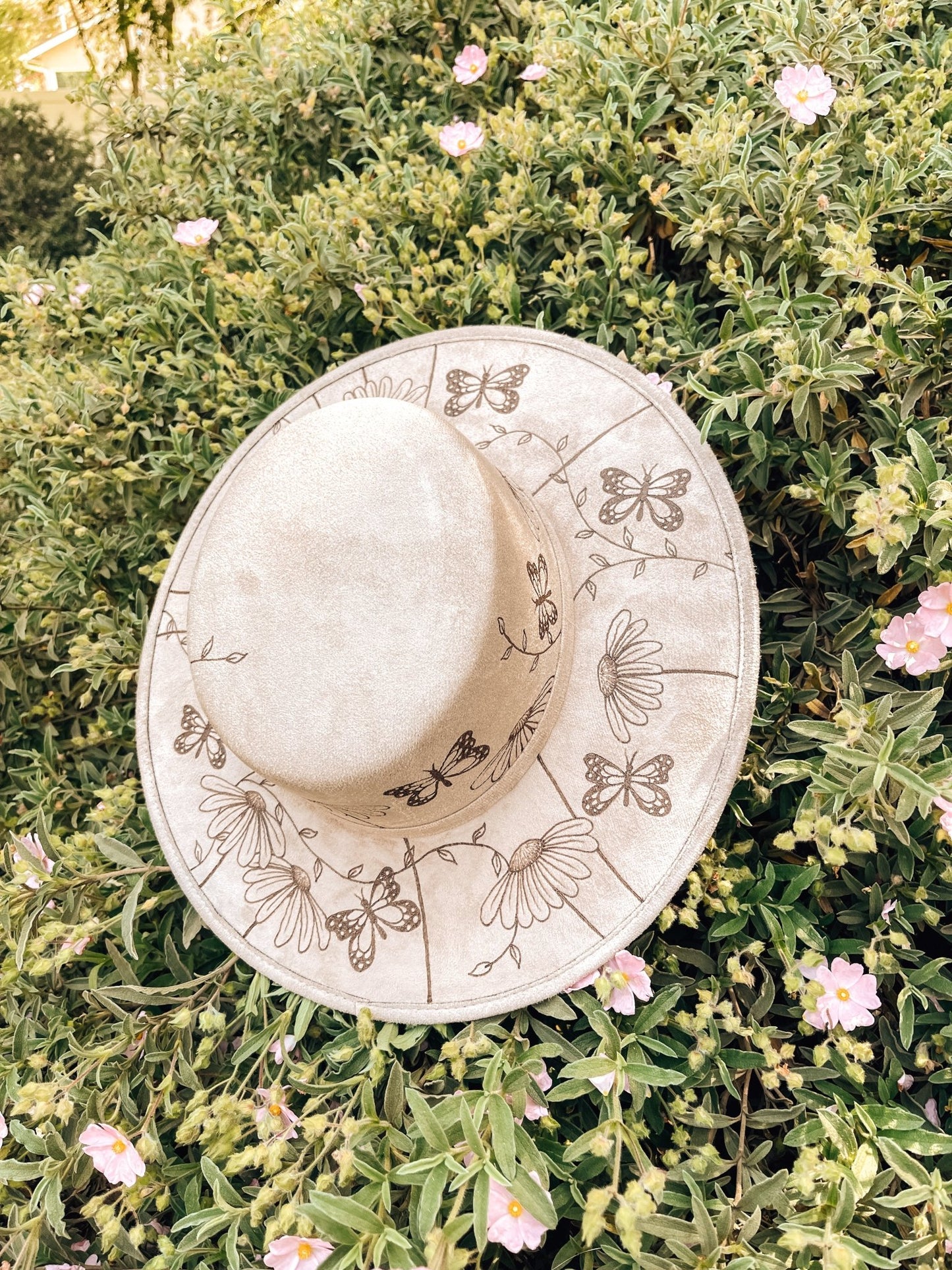 “Monarch Meadow” – Kids Boater Hat with Butterflies & Daisies (Ages 2–6)