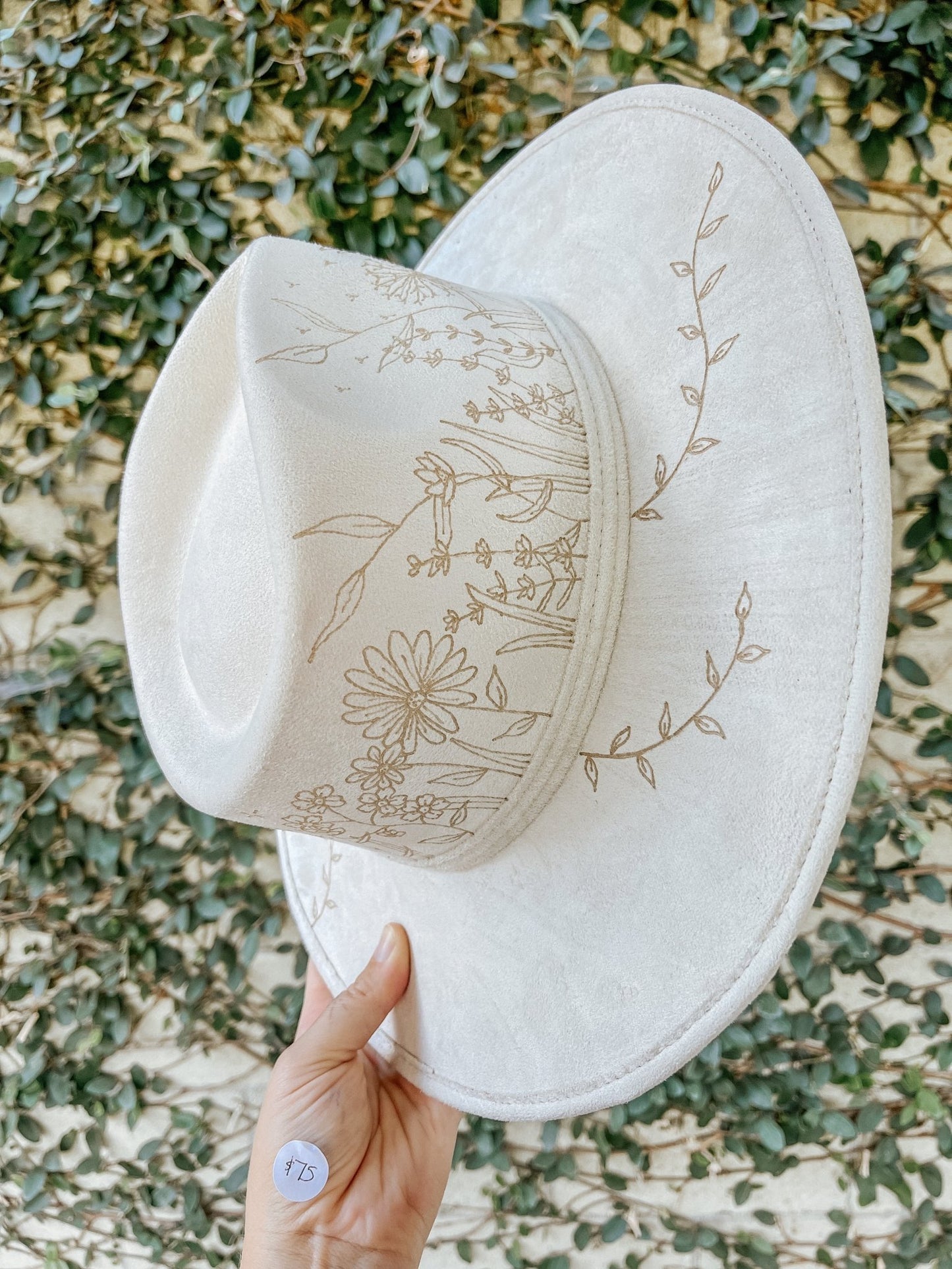 “The Wild Grace Fedora” – Hand-Drawn Ivory Fedora with Wildflowers